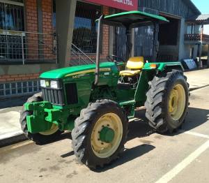 Trator John Deere 5403 - Image 6