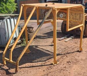 Casinha/Toldo/Sombreiro Trator de Esteiras Komatsu D50
